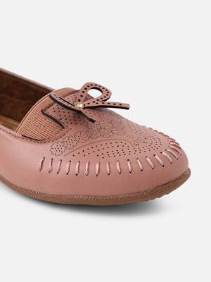 Kiana Women's Peach Canvas Laser cut Round Shape Casual Bellies 3