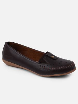 Kiana Women's Brown Canvas Laser cut Round Shape Casual Bellies 4