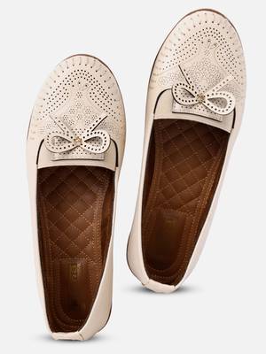 Kiana Women's Off-White Canvas Laser cut Round Shape Casual Bellies 2