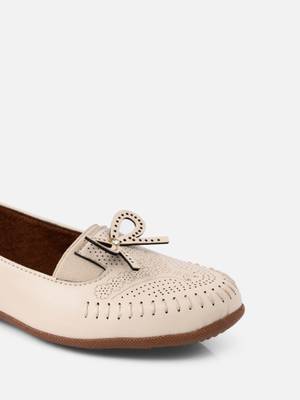 Kiana Women's Off-White Canvas Laser cut Round Shape Casual Bellies 3