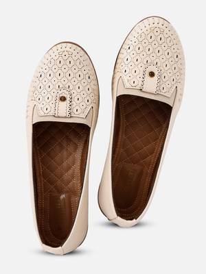 Kiana Women's Black Canvas Laser cut Round Shape Casual Bellies 2