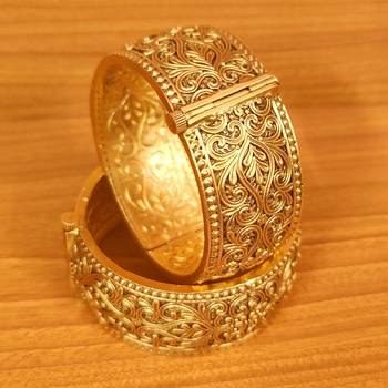 Gold bangles-and-bracelets 3