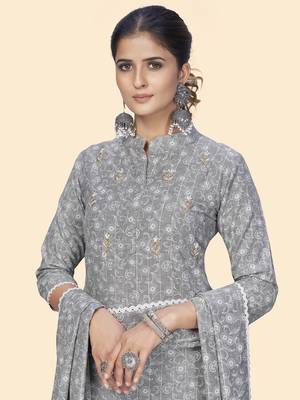 Vbuyz Women'S Print & Embroidered Straight Cotton Light Grey Stitched Kurta Pant With Dupatta 6