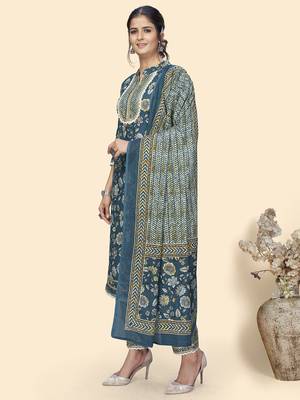 Vbuyz Women'S Floral Print & Lace Work Straight Cotton Blue Stitched Kurta Pant With Dupatta 4