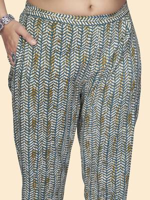 Vbuyz Women'S Floral Print & Lace Work Straight Cotton Blue Stitched Kurta Pant With Dupatta 8
