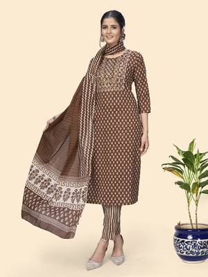 Vbuyz Women'S Print & Embroidered Straight Cotton Brown Stitched Kurta Pant With Dupatta 2