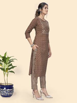 Vbuyz Women'S Print & Embroidered Straight Cotton Brown Stitched Kurta Pant With Dupatta 5