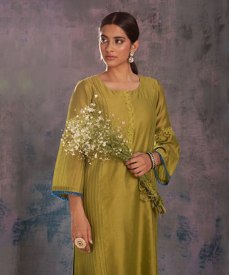 Berry Green Flared Sleeves Kurta With Green Pant & Blue Dupatta 