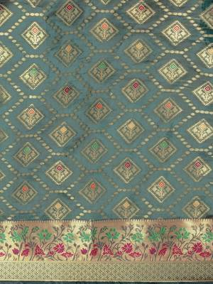 Dark Green Woven Organza Saree With Blouse 3