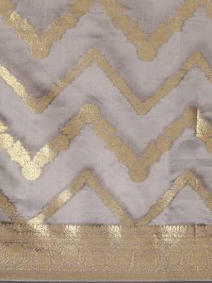 Grey woven organza saree with blouse 3
