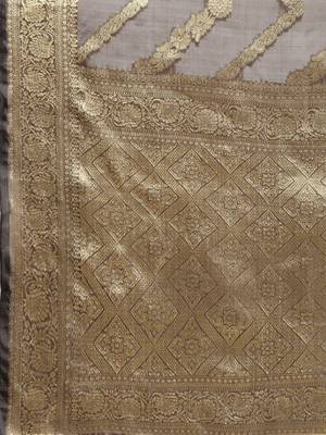 Grey woven organza saree with blouse 4