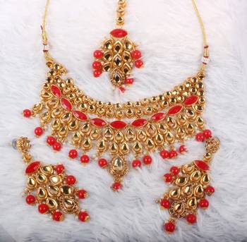 Red cubic zirconia necklaces 1
