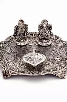 White Metal Lord Laxmi Ganesh With Dia Thali
