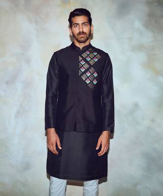 Black Acrylic Kurta And Bundy 3