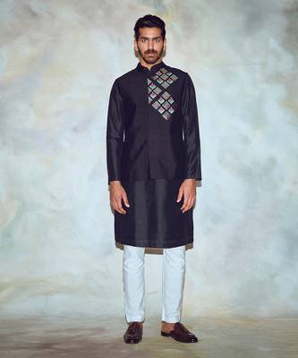 Black Acrylic Kurta And Bundy 4