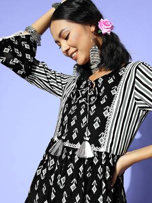 Black printed cotton maxi-dresses 4