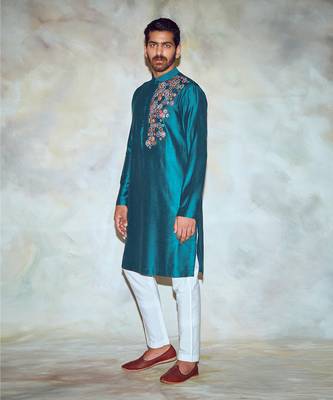 Green Hexagon Embroidered Kurta 3