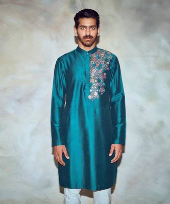 Green Hexagon Embroidered Kurta 4