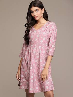 Pink printed crepe short dresses 2