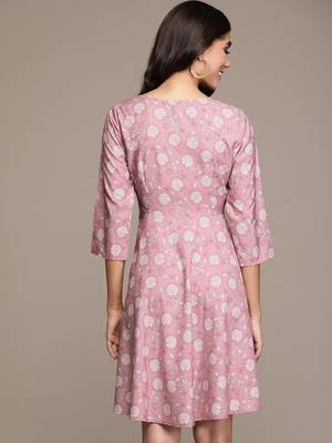 Pink printed crepe short dresses 4