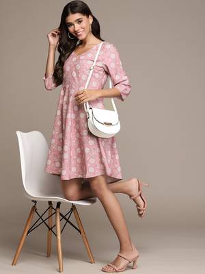 Pink printed crepe short dresses 1