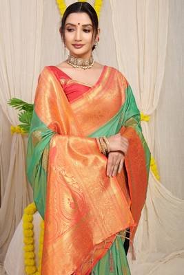 Green woven kanchipuram art silk saree with blouse 3