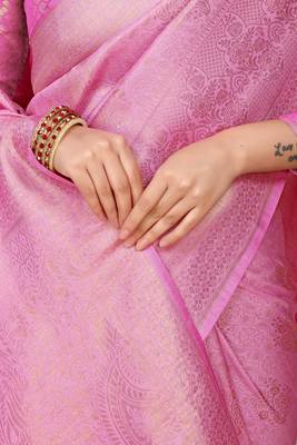 Pink woven kanchipuram silk saree with blouse 4