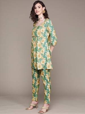 Green printed rayon kurta sets 2