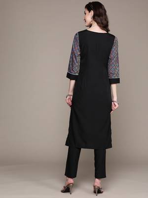 Black printed crepe kurta sets 3