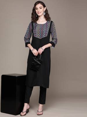 Black printed crepe kurta sets 5