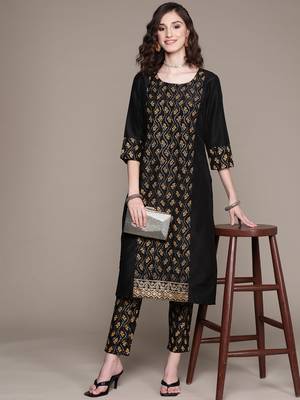 Black printed crepe kurta sets 5
