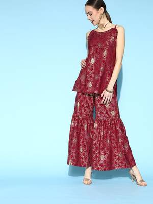 Maroon printed crepe kurta sets 1