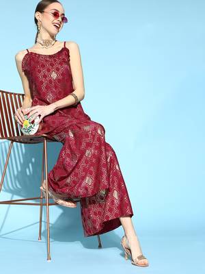 Maroon printed crepe kurta sets 5