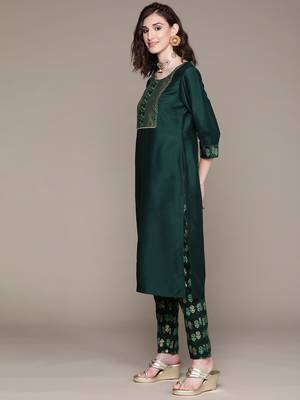 Green printed art silk kurta sets 2