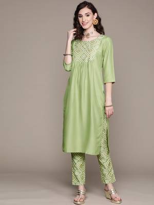 Green printed art silk kurta sets 1