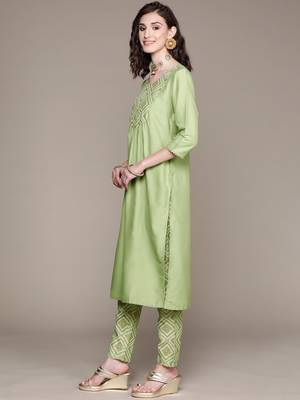 Green printed art silk kurta sets 2