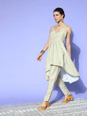 Green printed art silk kurta sets 2