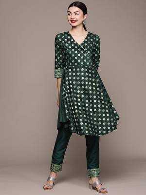 Green printed art silk kurta sets 1
