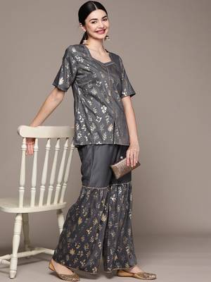 Grey printed art silk kurta sets 5