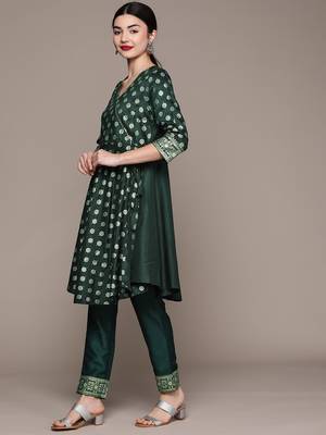 Green printed art silk kurta sets 2