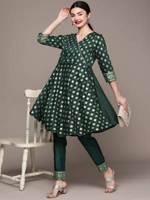 Green printed art silk kurta sets 5