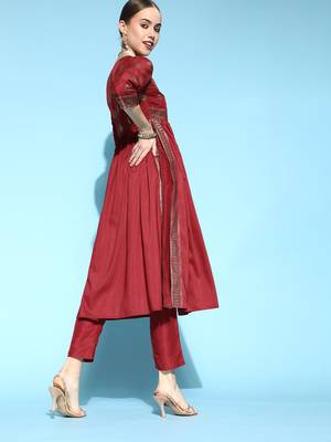 Maroon printed art silk kurta sets 3