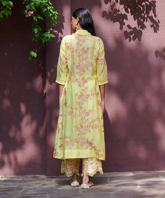 Gulab Pale Yellow And Maroon 5