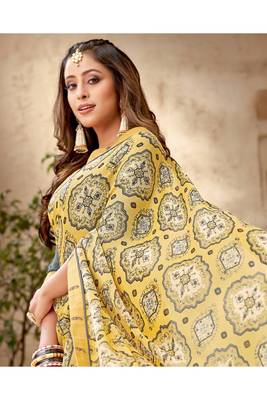 Yellow Printed Georgette Fancy Pallu Saree With Blouse 4