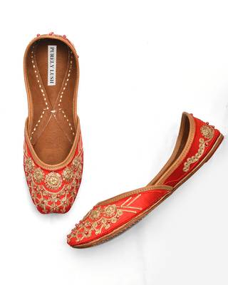 Zari Red Bridal Juttis for Women 1