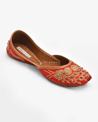Zari Red Bridal Juttis for Women 2