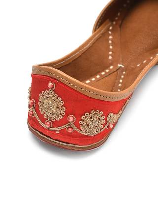 Zari Red Bridal Juttis for Women 4