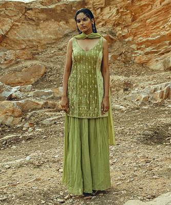 Pista Velvet Sharara Set 4
