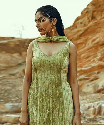 Pista Velvet Sharara Set 7