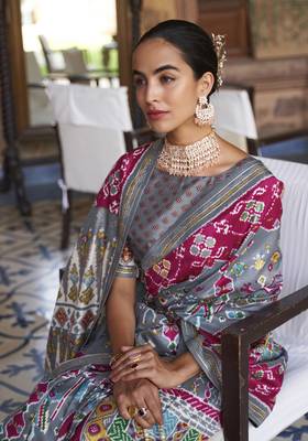 Grey printed silk saree with blouse 2